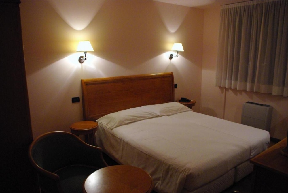 Center Hotel Image 10